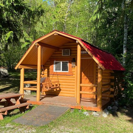 Revelstoke Rv & Cabin Resort Exterior foto