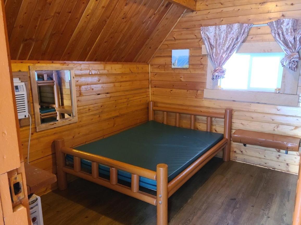 Revelstoke Rv & Cabin Resort Exterior foto
